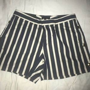 ‼️PRICE DROPE ‼️Banana Republic striped shorts